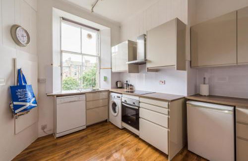 3 bed overlooking meadows park - Foto 17