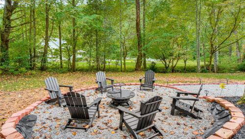 Enchanting Creekside Cottage with Hot Tub - Foto 2