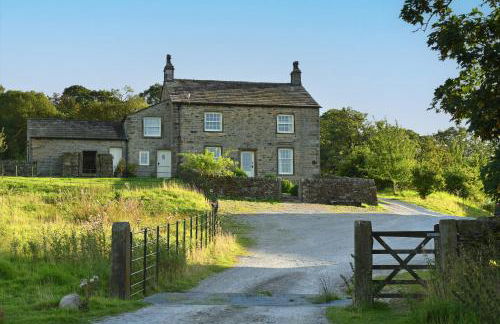 Yellison at Broughton Sanctuary - Photo 1