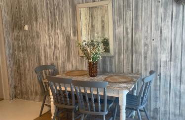 Isle 2-bed Retreat- Sleeps 4, Garden & Games Room - Foto 21