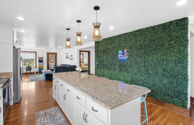 Riverfront Kayaks Bay Access Sleeps 15 - Foto 1