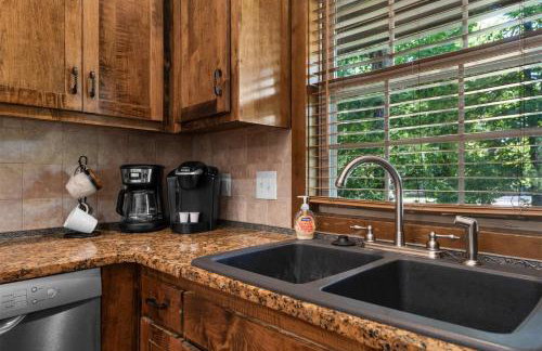 Hickory Hideaway with Communal Pool Access - Photo 21