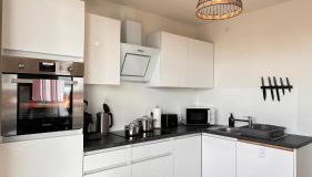 AMAO-Sepia - Spacious Family Apartment - 6 Guests - Parking - Photo 5, stove, dishwasher, minibar
