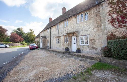 Charming Country House Nr Bath - Photo 41