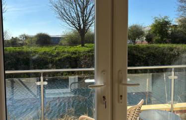 Comfortable 4BR stay in Bourne, Free Parking, Sleeps 7, Families & Contractors Welcome - Foto 33