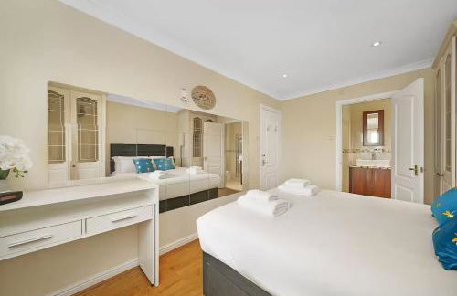 Spacious home in private estate - Foto 9