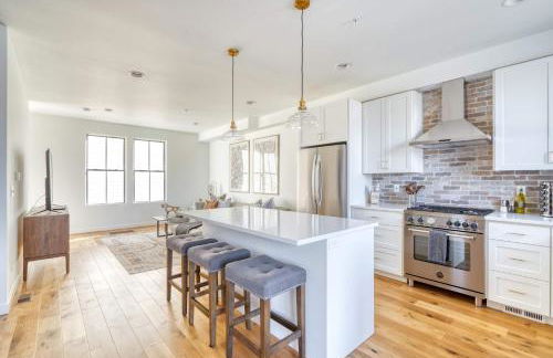 Stay Portland - Custom North Tabor Farmhouse - Gym & Kitchen - Photo 5