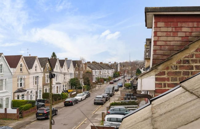 Charming Spacious 2-bed Apartment in London - Foto 17