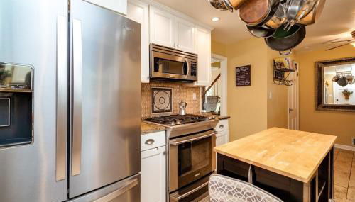 Antique Charm 3BR Gourmet Kitchen & Large Yard - Foto 5