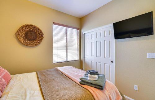 Upscale Henderson Hideaway with Private Patio! - Foto 19