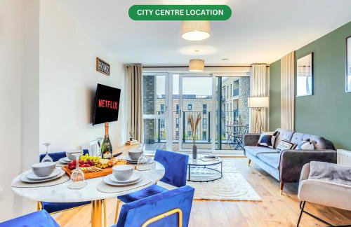 Beautiful Canal Side Apartment - City Centre - Balcony, Secure Parking, Self Check-In, Fast WiFi and Smart TV with Sky TV and Netflix by Yoko Property - Foto 1