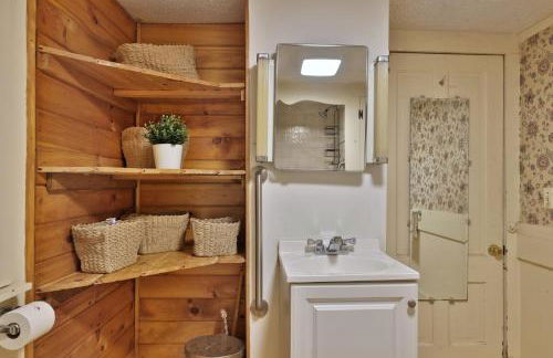 Chittenden Farmhouse - Historic 4BR, 2BA, 20 Min to Skiing, 7 Min to Mountaintop Resort - Foto 20