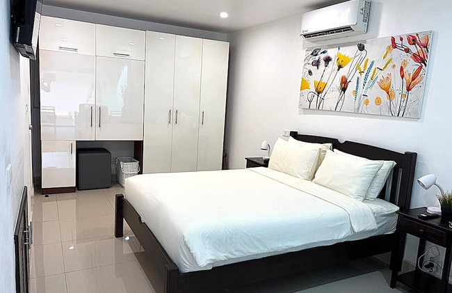 Beachside 3-bedroom Townhouse w Private Pool at 70 Meters From Beach - Photo 6