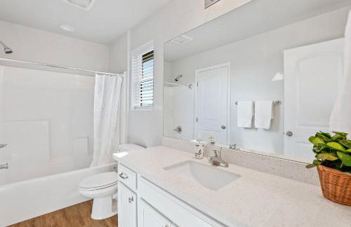 Beautiful Newly Built Home with Central AC - Foto 34