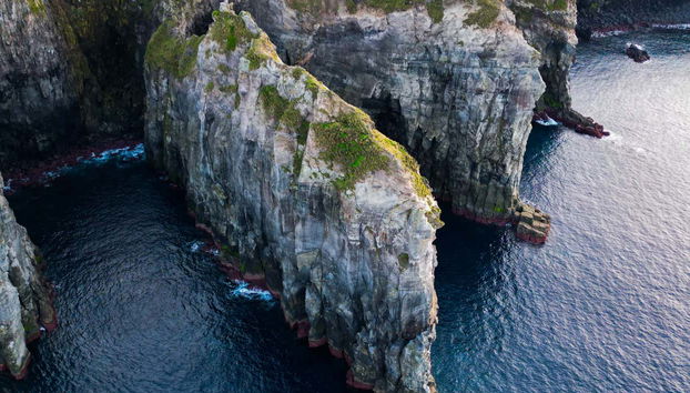 Falésias no norte de São Miguel