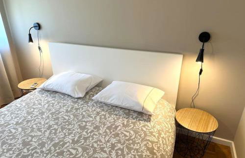 Renovado com AC, 2 WC completos, terraço e garagem - Foto 17