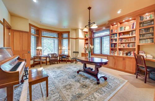 Hot Tub, Gym, Game Room! Luxe Estate in Longmeadow - Foto 12