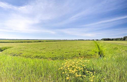Simple Cranberry and Wine Farm Home with Fire Pit! - Photo 27