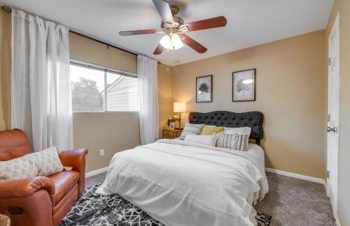 College Station Gem with Pool Access Near University - Foto 20