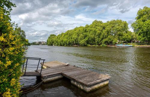 NEW LISTING! - Cosy 1Bd Nestled in Teddington - Foto 15