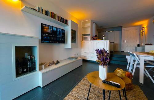 At the ocean’s edge - Foto 6