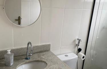 Suíte privativa aconchego a alguns passos da praia - Foto 5