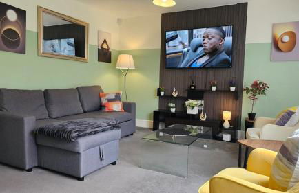 Modern Home with Garden, Corby - Foto 24