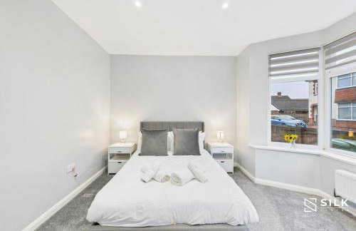 Refurbished 4-Bed, Open-Plan Living, Sleeps 10 - Foto 34