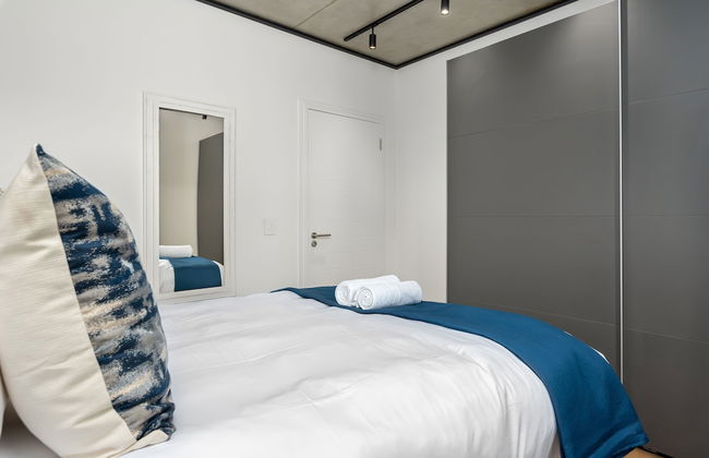 Bridgewater One Luxury Apartments - Photo 9