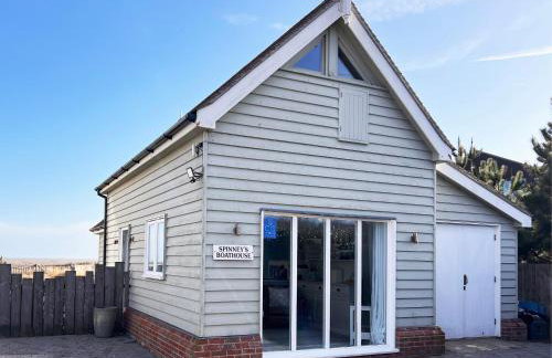 Spinney's Boathouse by The Suffolk Cottage Collection - Photo 18