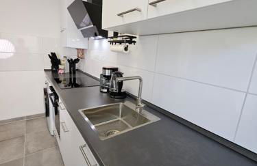 Modern Homes - Voll ausgestatte Wohnung - Balkon - Hotelbetten - 4K TV - WLAN - Foto 78