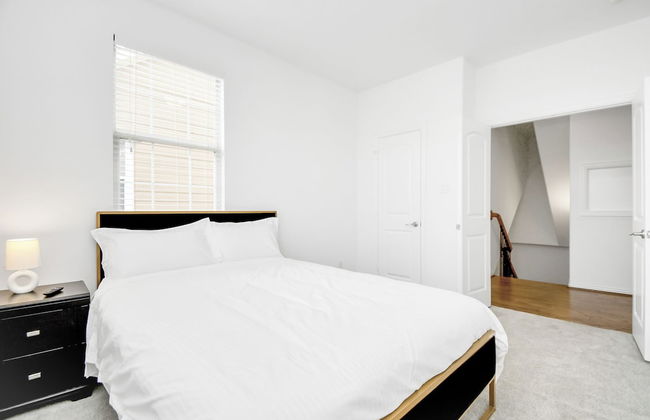 Lux Galleria Home-5BR Roof Deck - Foto 6