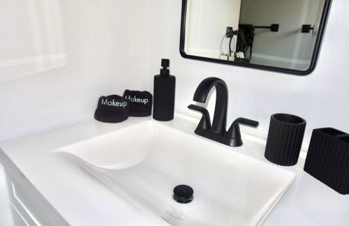 Brand NEW King Suite| Movie/Game Room| Coffee Bar - Foto 29