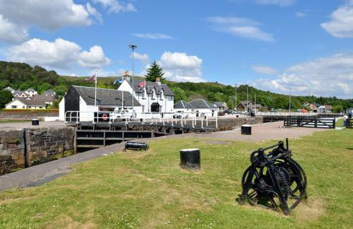 The Bridge Suite - Photo 30