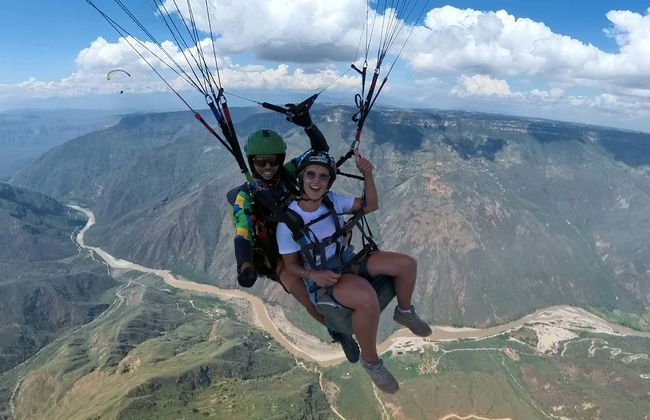 Chicamocha Canyon Paragliding Flight - Foto 1