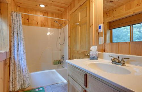 Cozy Arkdale Wood Cabin Near Petenwell Lake! - Foto 16