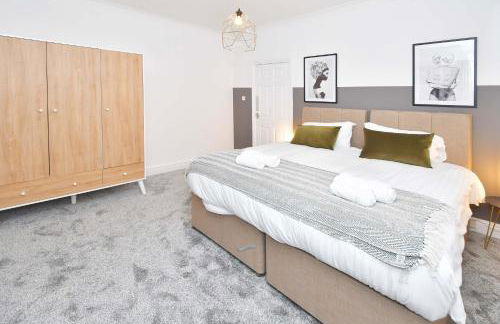 Elm House by YourStays - Lovely home in Cheshire, quiet residential street - Photo 28