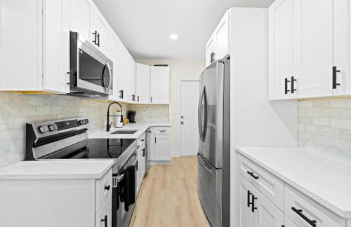 Recently Remodeled + Mins from Beach and Downtown - Foto 13