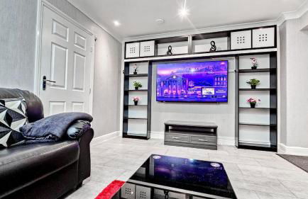 Manchester City Deluxe 4-Bed near Etihad Stadium & C0-0P Arena, Sleeps 9 - Foto 9