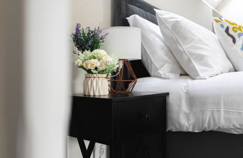 Skyvillion - COZY LARGE 4 & 1 Bed Apartments in London Enfield, Mins to Tube Station, Free Wi-Fi - Foto 62