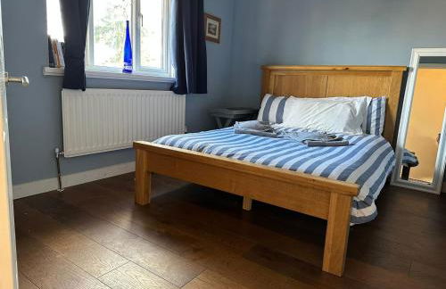 Cosy 2BR Home with Garden & Parking - Foto 35