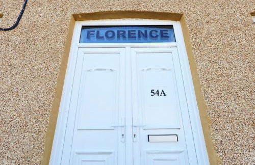 Modern 3 Bed - M4 ACCESS - Wi-Fi - Photo 61