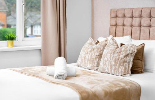 Stylish Five Bedroom House - Parking - Terrace - Fast Wi-Fi 974P - Foto 29