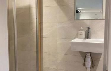 FABULOUS Self contained GARDEN STUDIO EGHAM - Foto 10