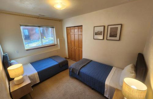 Cozy Home with Sauna 5 bedrooms 3 bathrooms Sleeps 12 - Foto 31