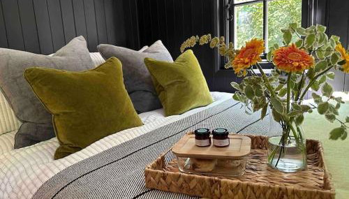 Shepherd's Hut - Sleeps 2 - Pet Friendly - Parking - Foto 5