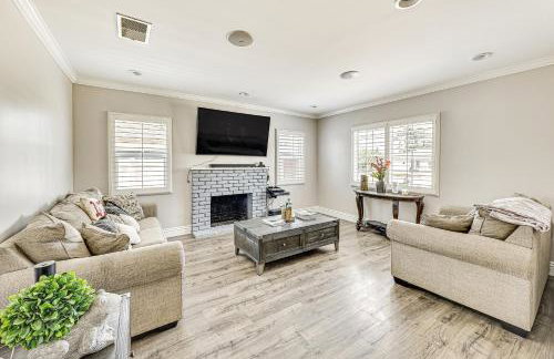 Game Room, Pool! Family Home 25 Mi to Disneyland - Foto 4