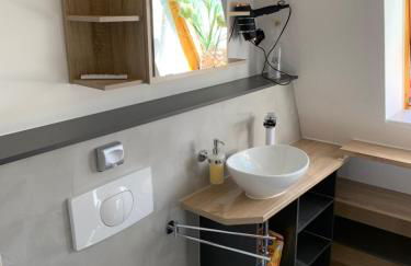 -Fewo Benz- Exklusive Ferienwohnung im Stadtzentrum von Wittenberge Modernes Ambiente, 3 Einzelzimmer für bis zu 6 Gäste - voll ausgestattet mit Waipu-TV und High-Speed-WLAN Bettwäsche und Handtücher inklusive! - Foto 15