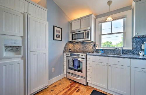 Walk to Commercial St! Captains Quarters Apt - Foto 8