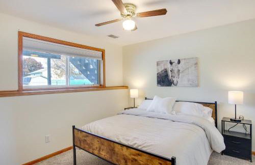 Bright Little Chute Condo with Deck and Yard! - Foto 17